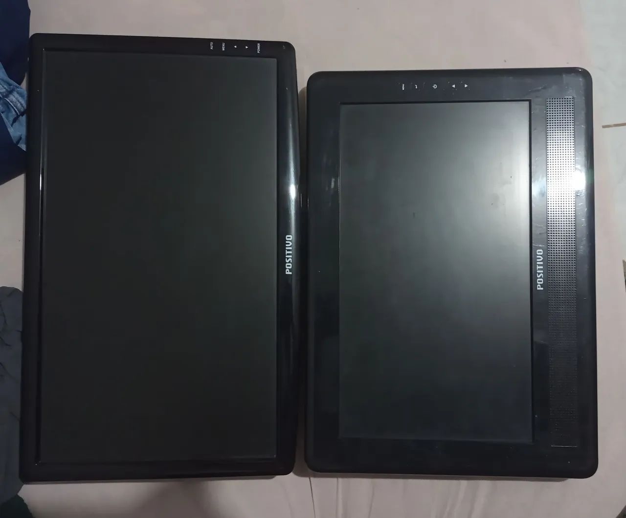 Vendo dois Monitores Positivo 