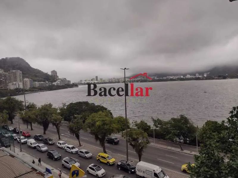 Apartamento : / Residencial / Lagoa