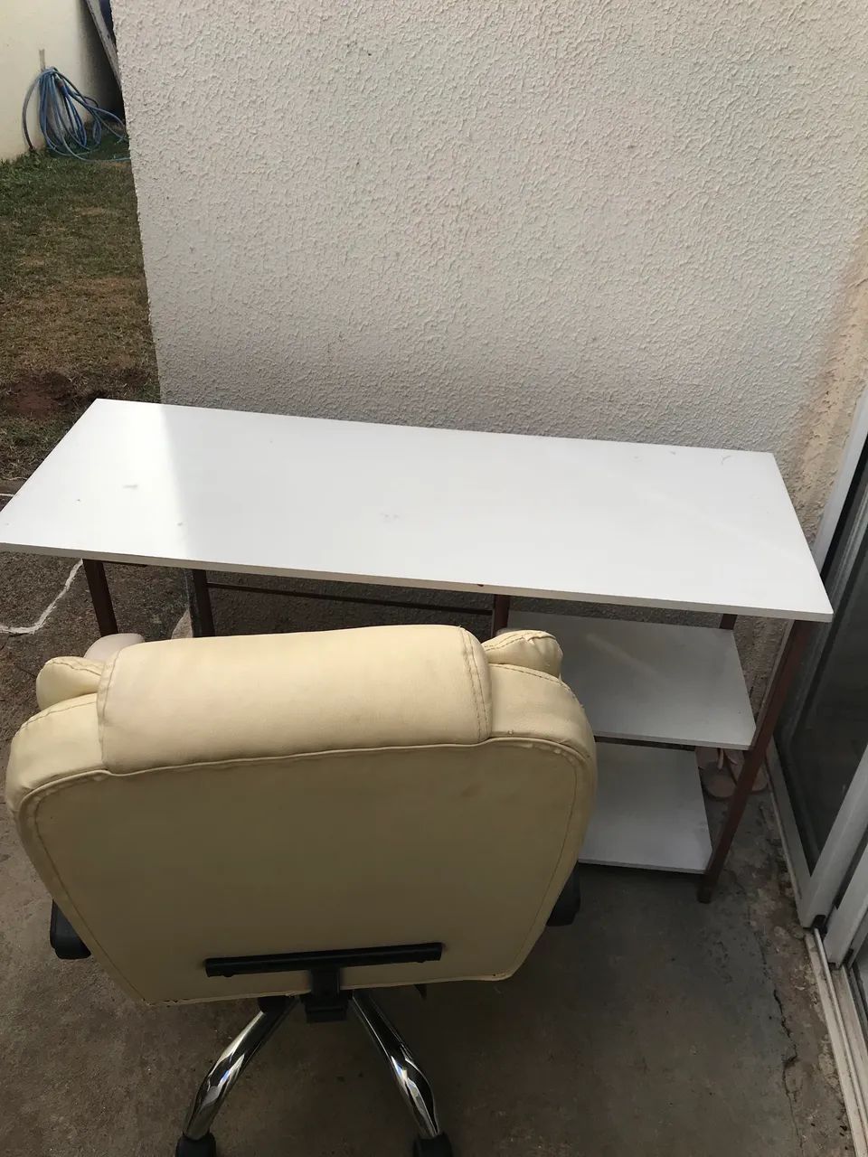 Vendo kit cadeira presidente e escrivaninha - Foto 4