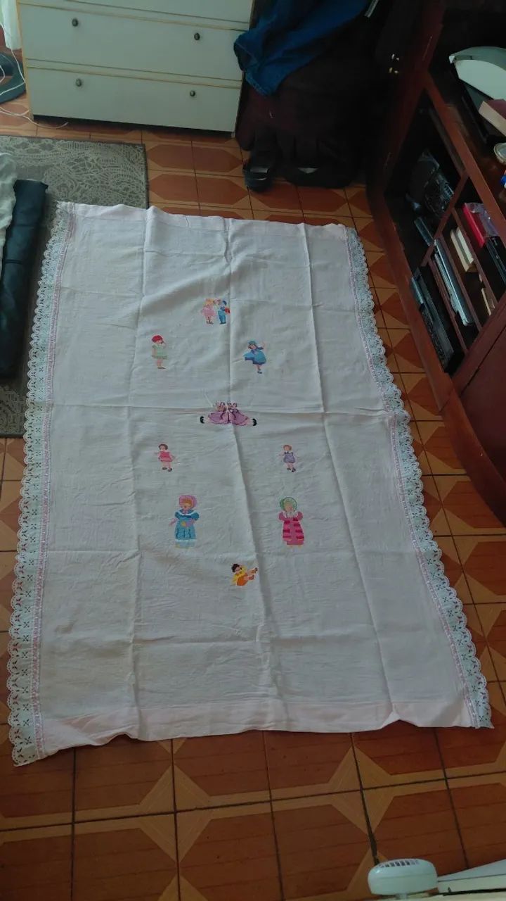 Colcha bordada à mão - Etamine