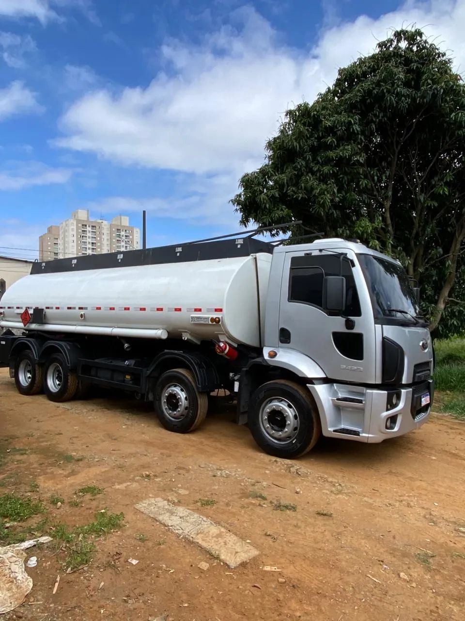 Caminhão Tanque Ford Cargo 2423 - Foto 2