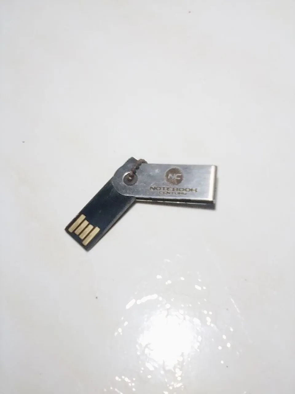 Pen drive de 4gb do tipo chaveiro  - Foto 2