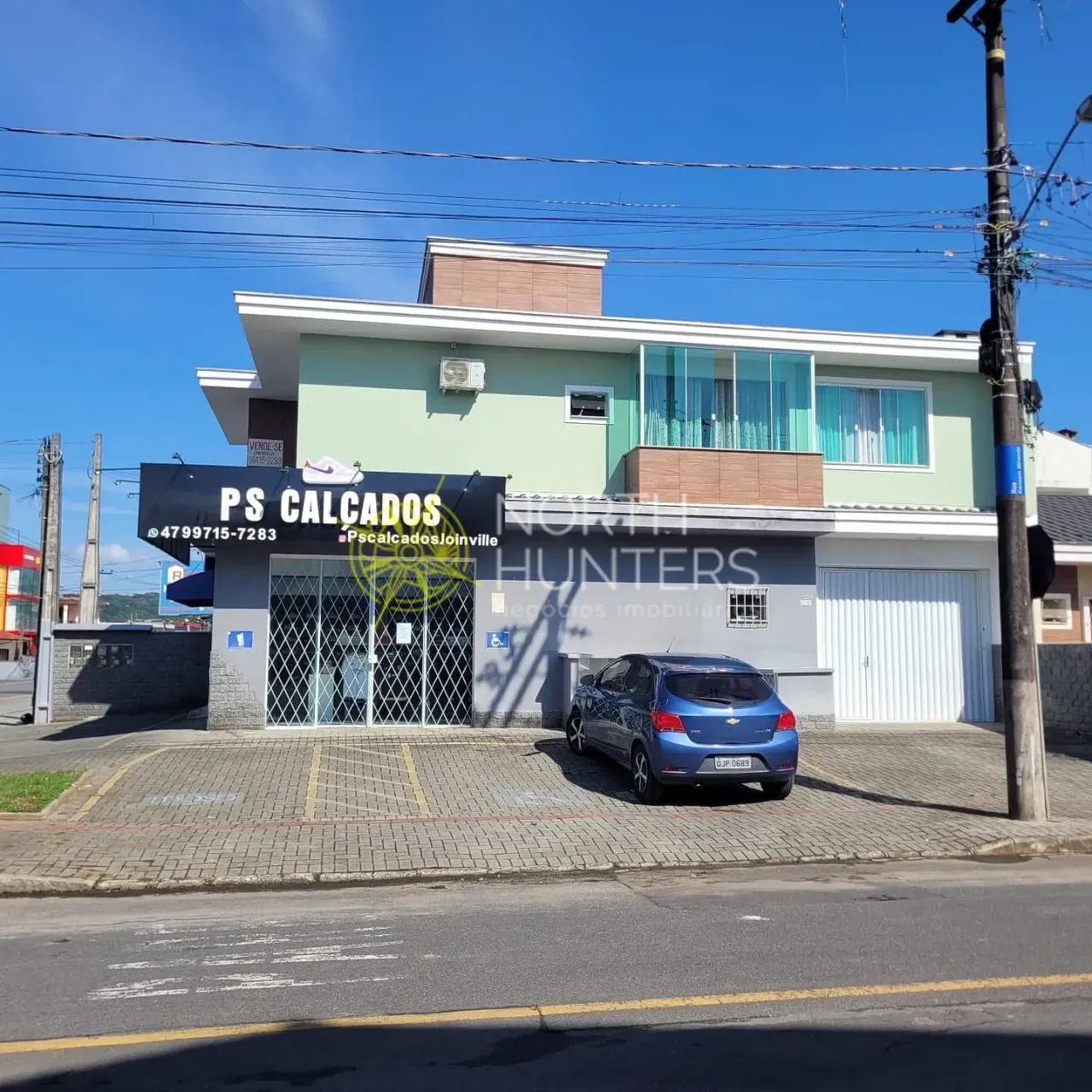 Oportunidade: Casa comercial e residencial + dois geminados