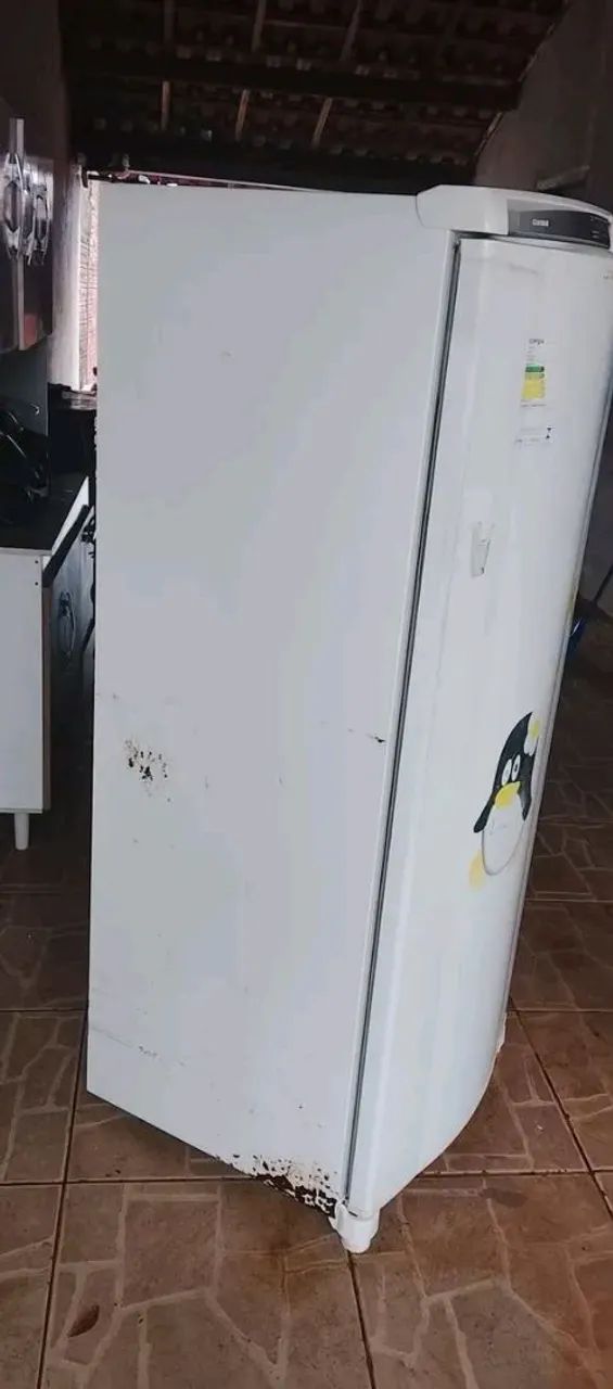 Vende-se geladeira marca Consul funciona perfeitamente  - Foto 2