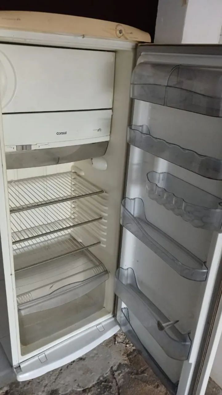 Vendo geladeira funcionando perfeitamente  - Foto 4