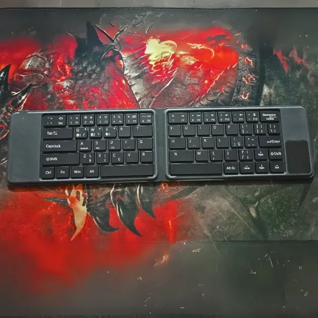 Teclado Bluetooth Portátil para Celulares e Computadores | VX Case | Windows; Android; IOS