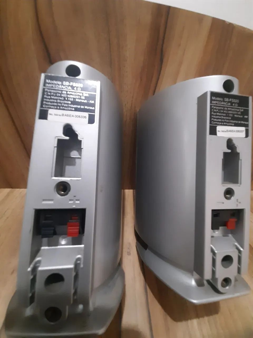 Duas caixas acústicas pequenas panasonic 3ohns 30 watts cada. - Foto 2