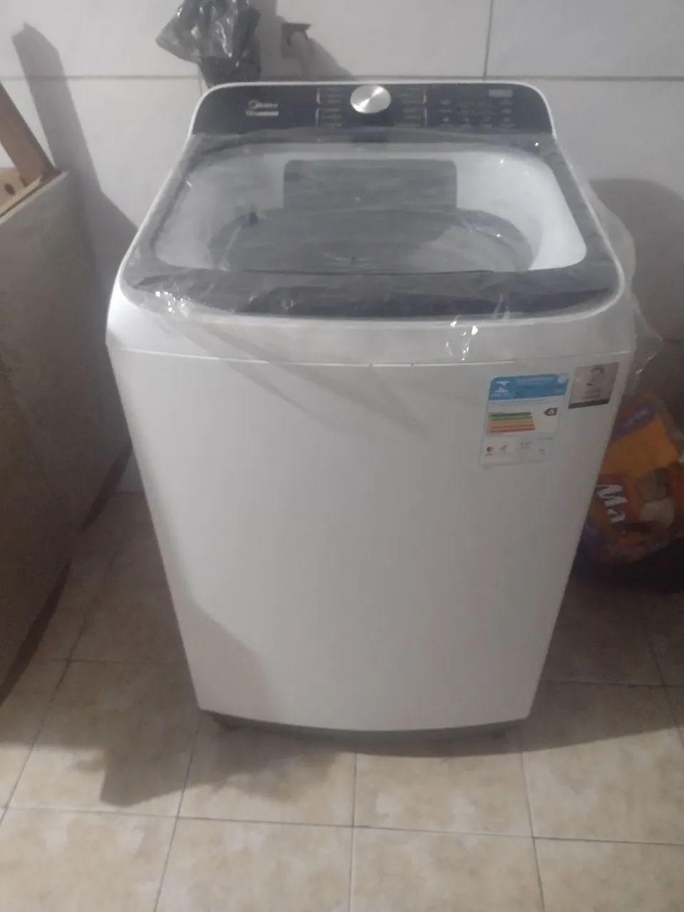 Máquina de lavar  semi nova 