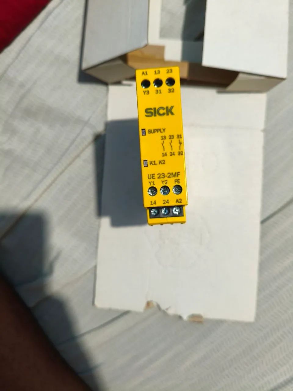 Relé de segurança sick