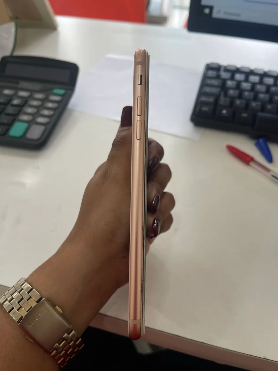 IPHONE 8 PLUS 64G ( SEM BIOMETRIA FUNCIONANDO) - Foto 3