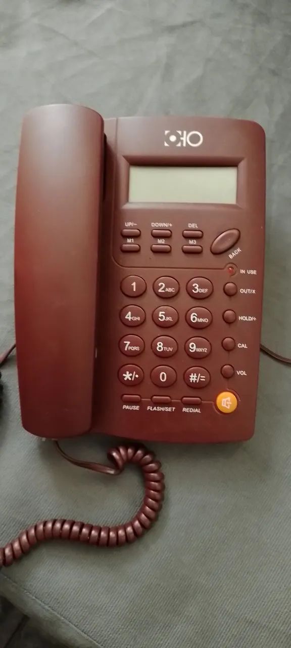 Aparelho  telefone  funcionando 