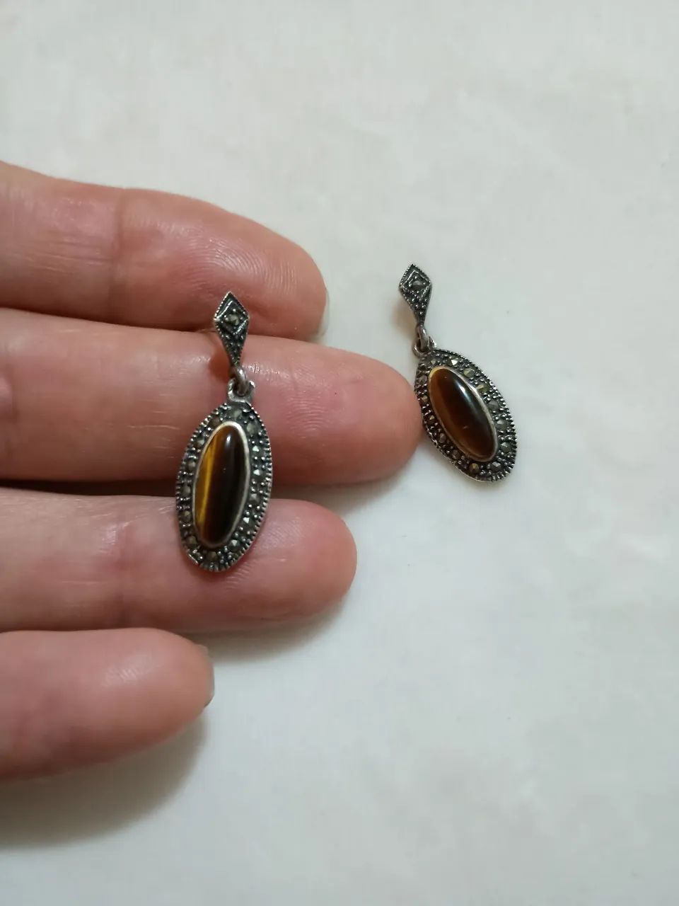 Brincos antigo de prata com olho de tigre  - Foto 2