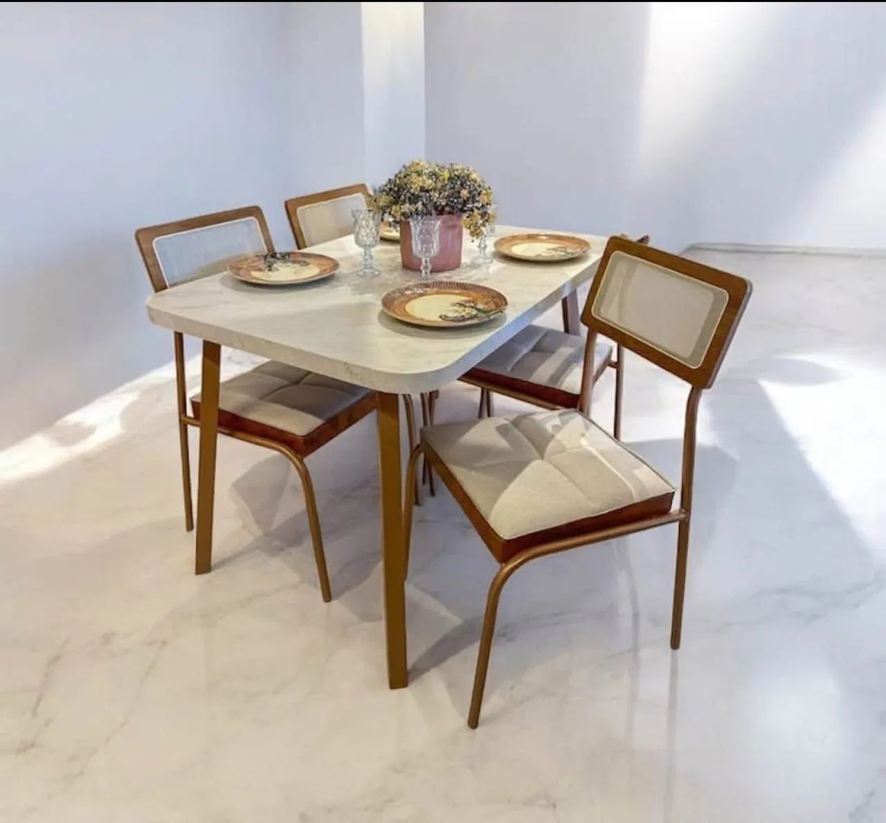 Mesa Estelar com quatro cadeiras - Foto 2
