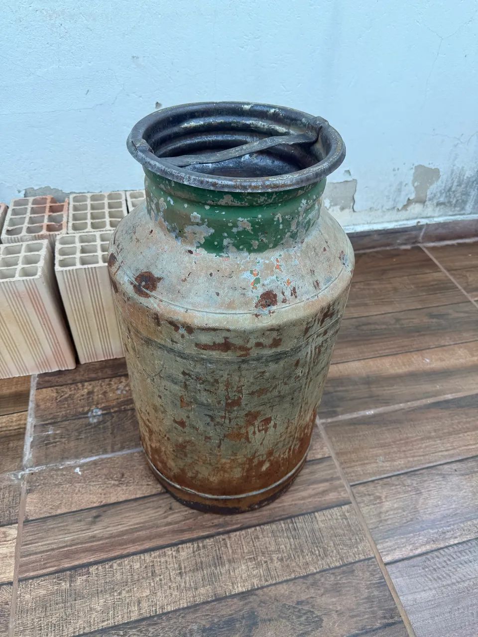 Lata de leite antiga sem alças  - Foto 3