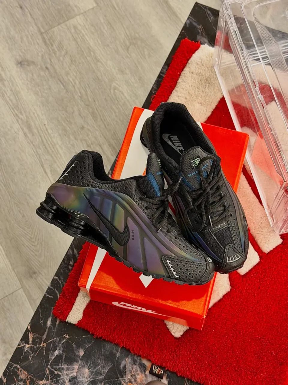 Tênis Nike Shox R4 Refletivo Black/Seaweed Amortecimento mecânico - Disponível 38 ao 43 - Foto 2
