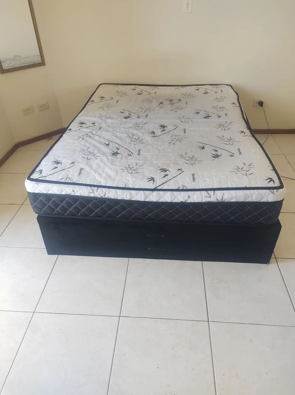 2 Cama box casal em bom estado 
