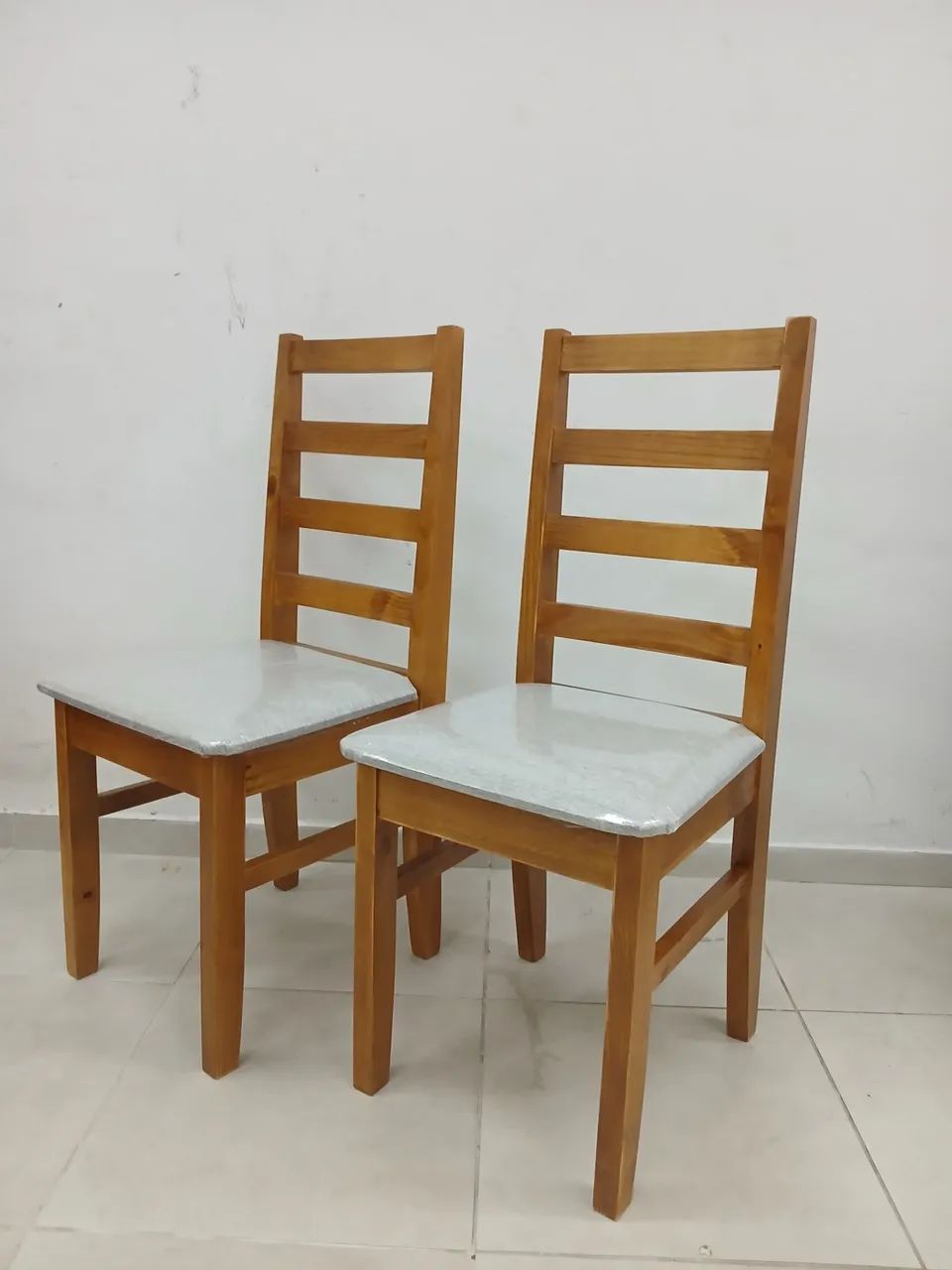 Conjunto mesa com 4 cadeiras.  - Foto 4