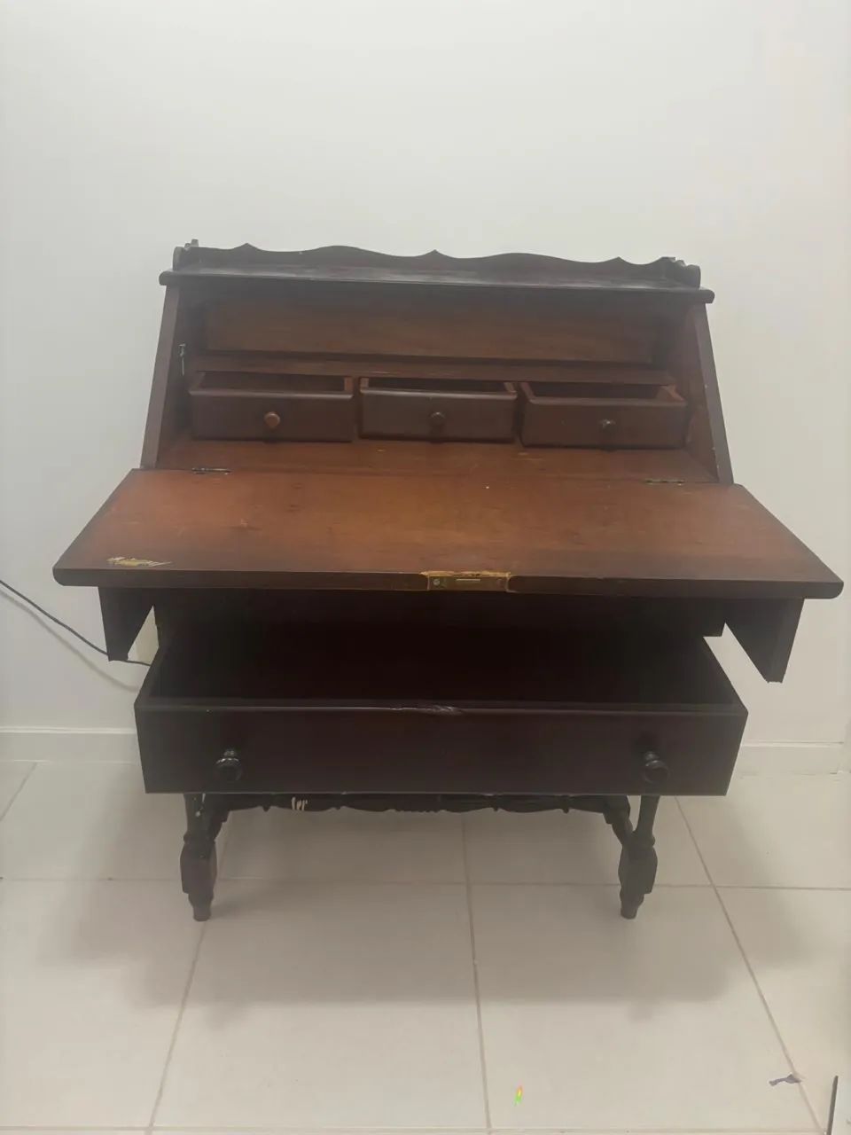 Escrivaninha madeira maciça  - Foto 2