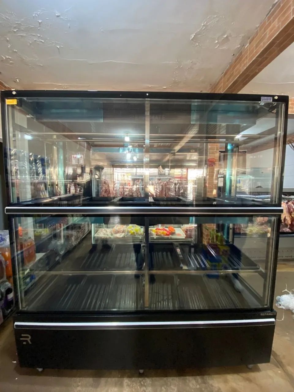 EXPOSITOR PARA AÇOUGUE ALTO 2METROS - REFRIMATE