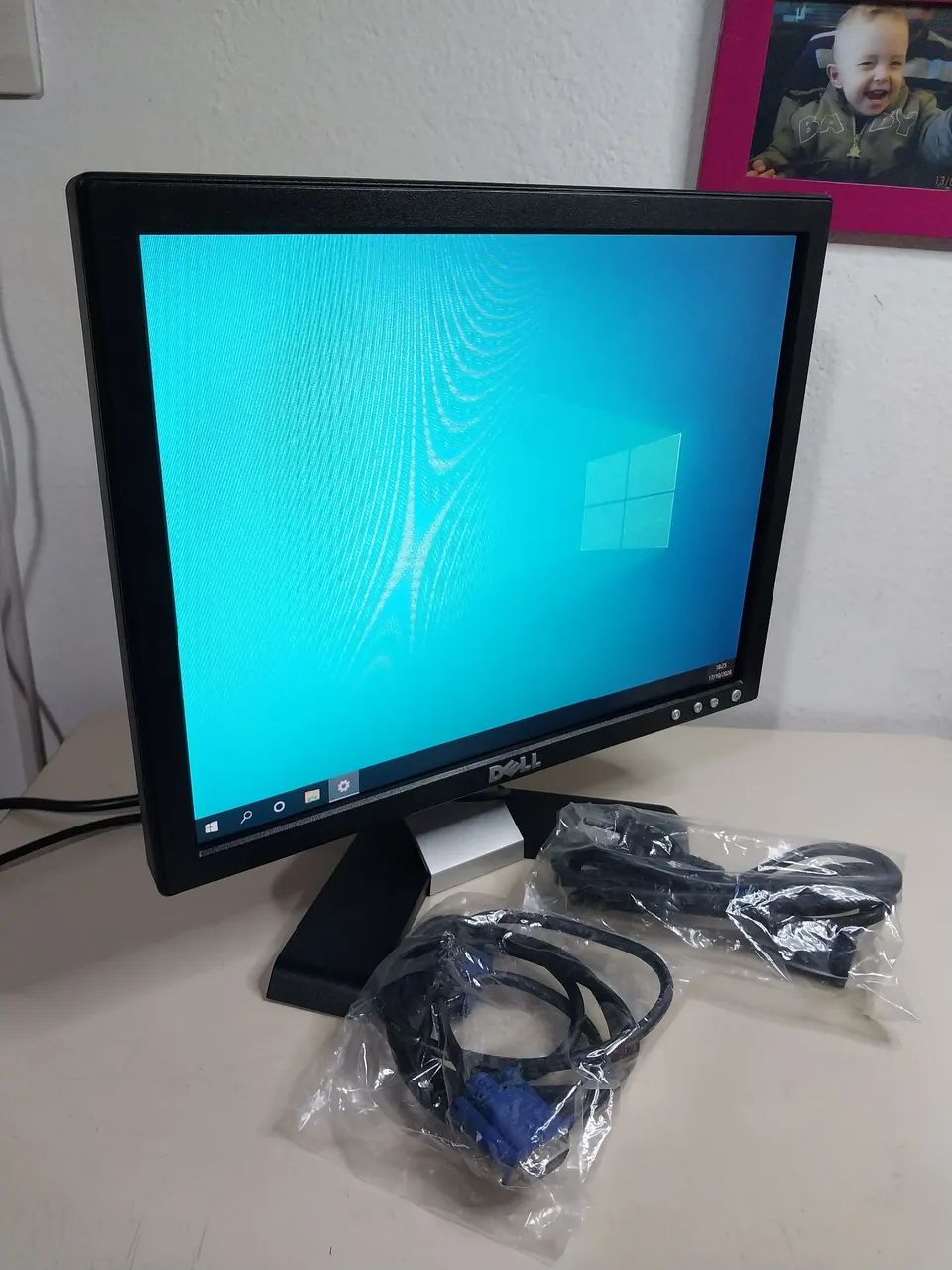 Monitor Dell 15" LCD - Modelo E157FPc (Excelente Estado / Bivolt)