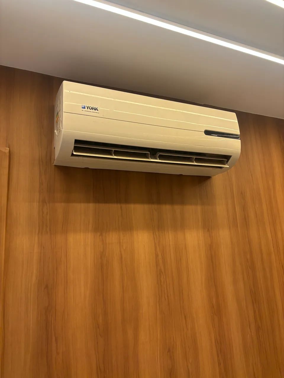 AR CONDICIONADO FUNCIONANDO 