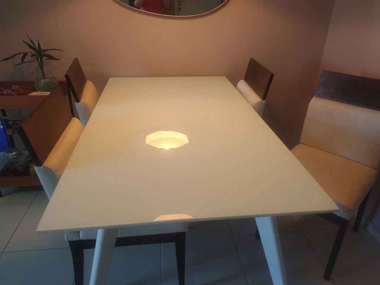 Mesa e cadeiras