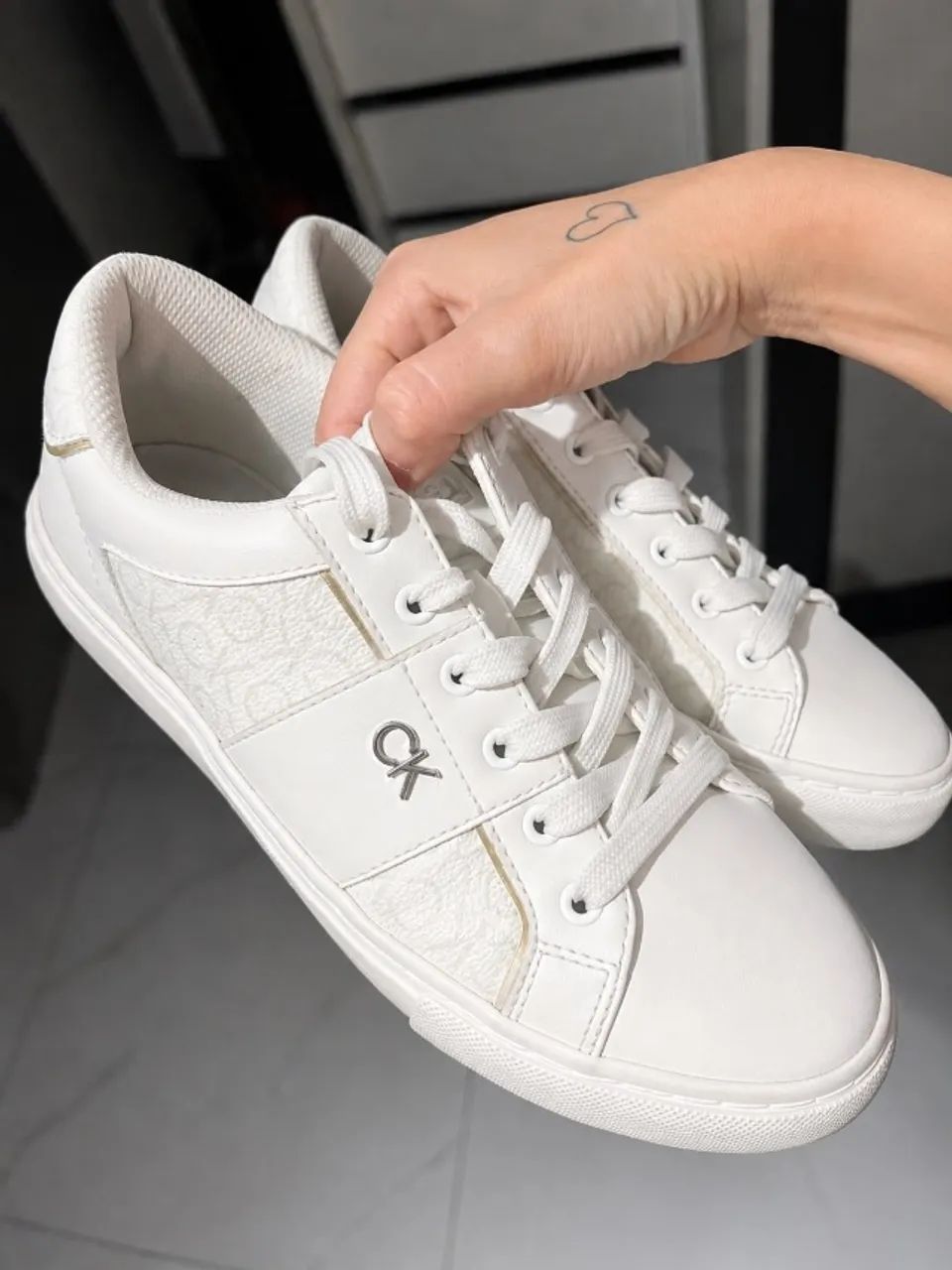 TÊNIS CALVIN KLEIN ORIGINAL À VENDA - Foto 3