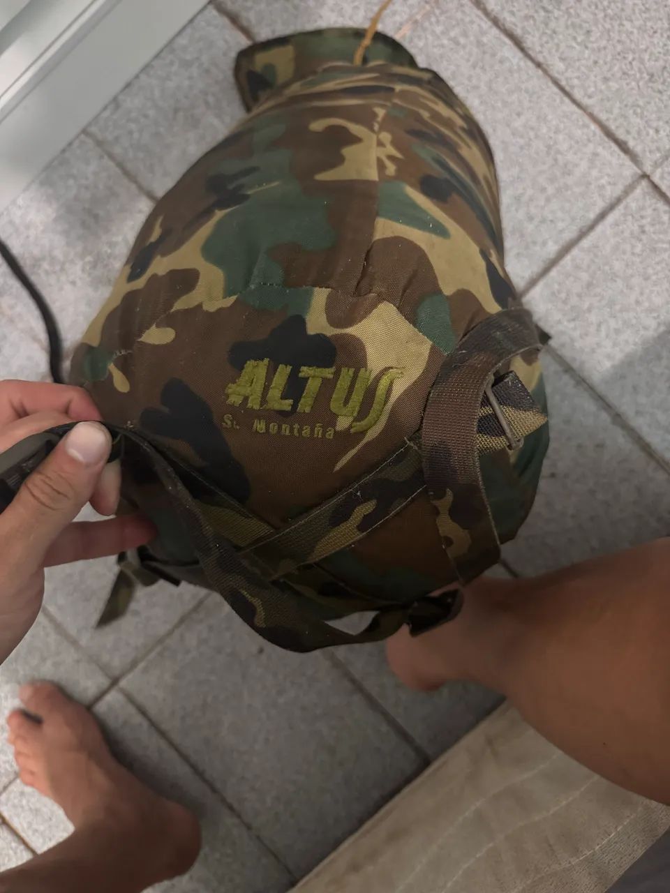 Saco de dormir da altus camuflado super confortável 