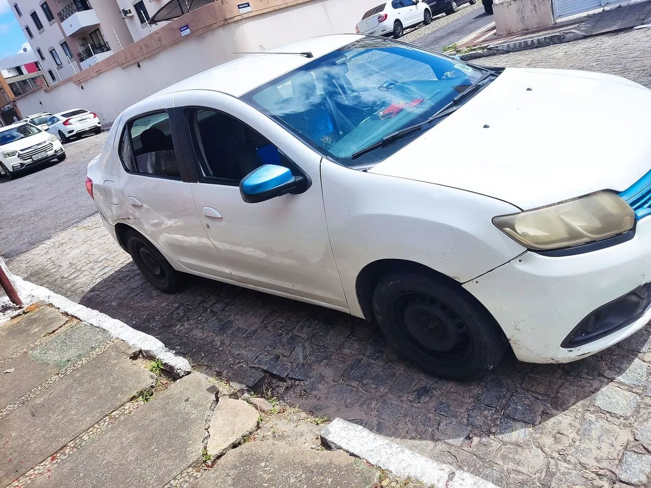 Renault Logan Authentique Hi-flex 1.0 16V 4P 2014 - Foto 3