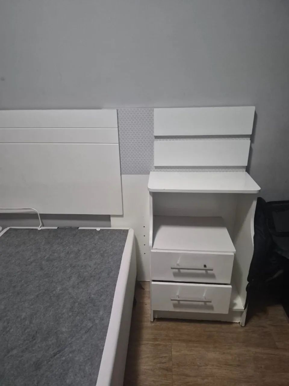 VENDO - Cabeceira com 2 criados-mudos - Foto 2
