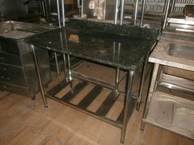 mesa para cozinha industrial - pés em inox e tampo em grantito - Foto 5