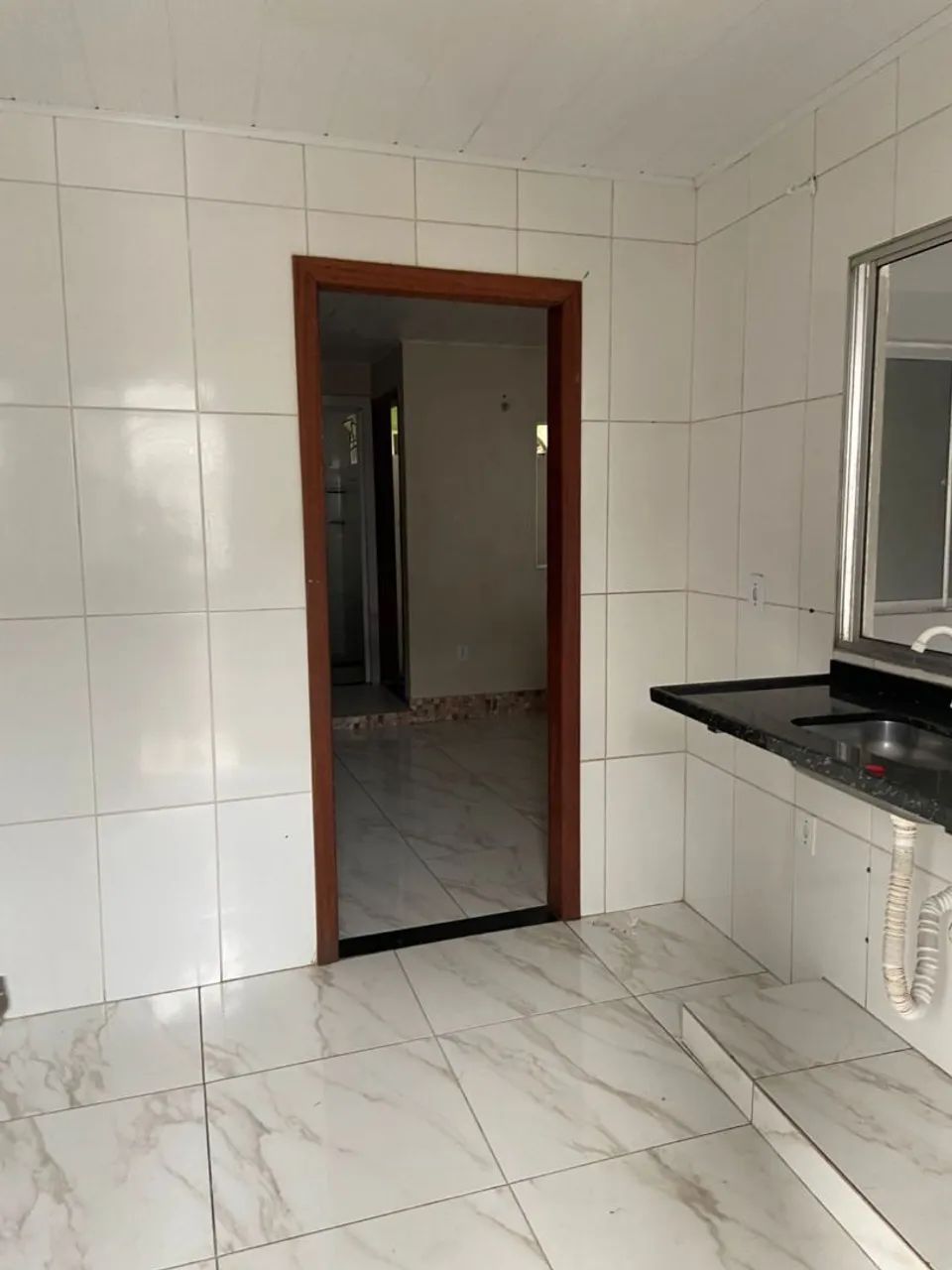 Prédio com 6 apartamentos mais 1 sobrado muito barato - Foto 5