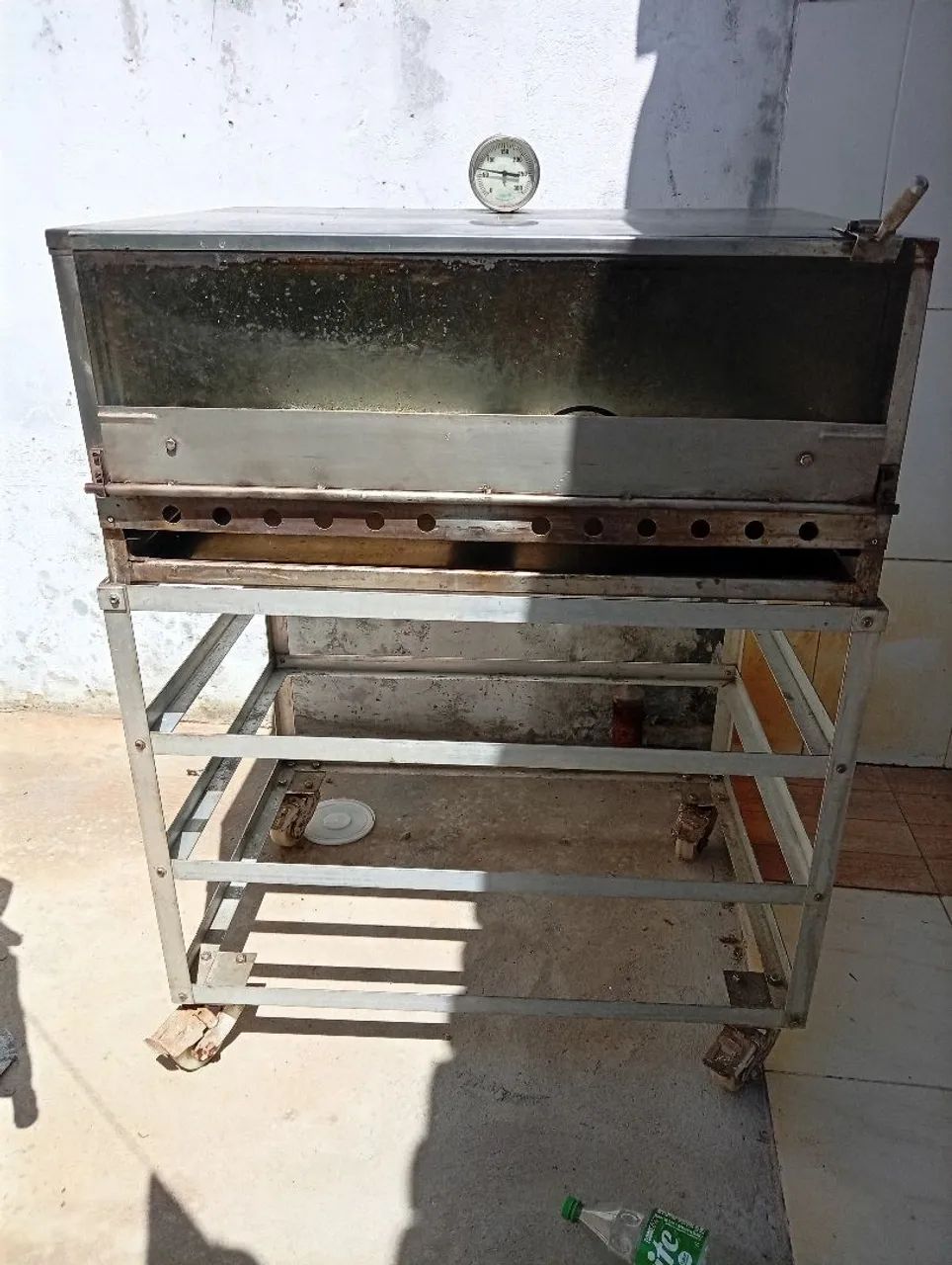 Ainda vem com a base do forno  - Foto 2