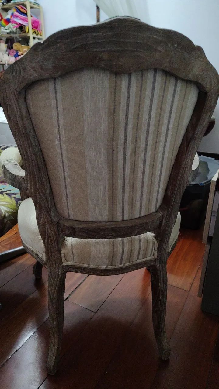 Vendo poltrona estilo Luiz xv. Em ótimo estado! - Foto 2