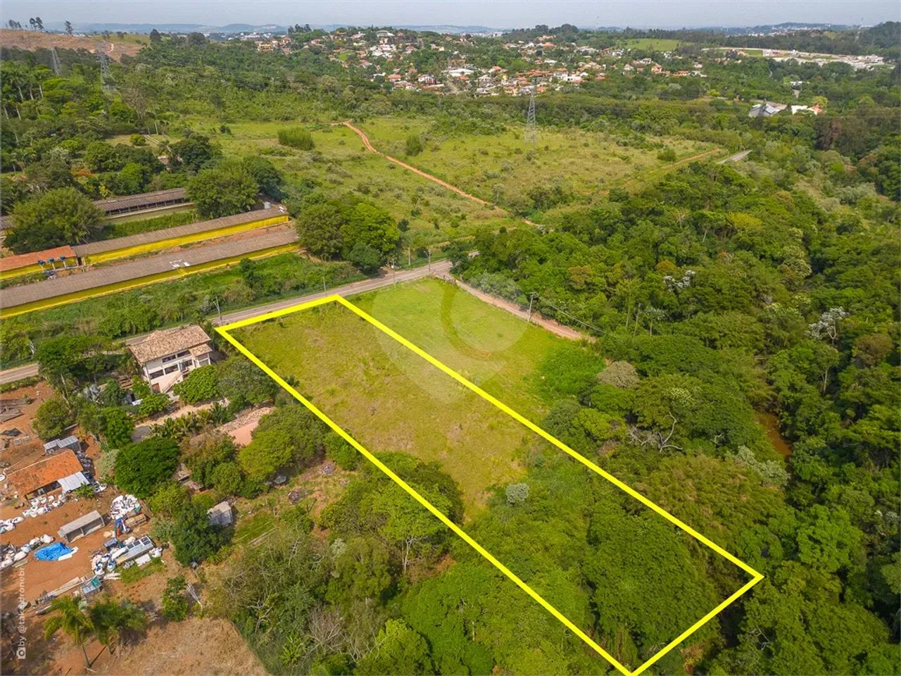 Terreno residencial ou comercial de 5.430m² para venda em Vinhedo/SP.