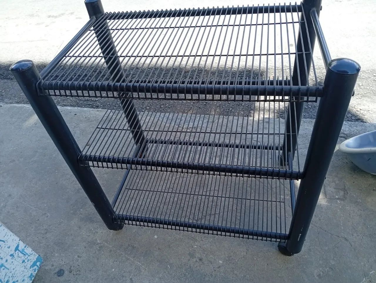 Mesa de ferro com prateleiras - Foto 4