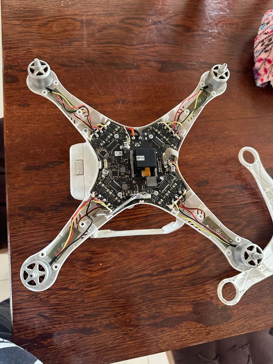 Drone DJI Phantom 3 Advanced Original -Para Conserto ou Retirada de Peças - Foto 4
