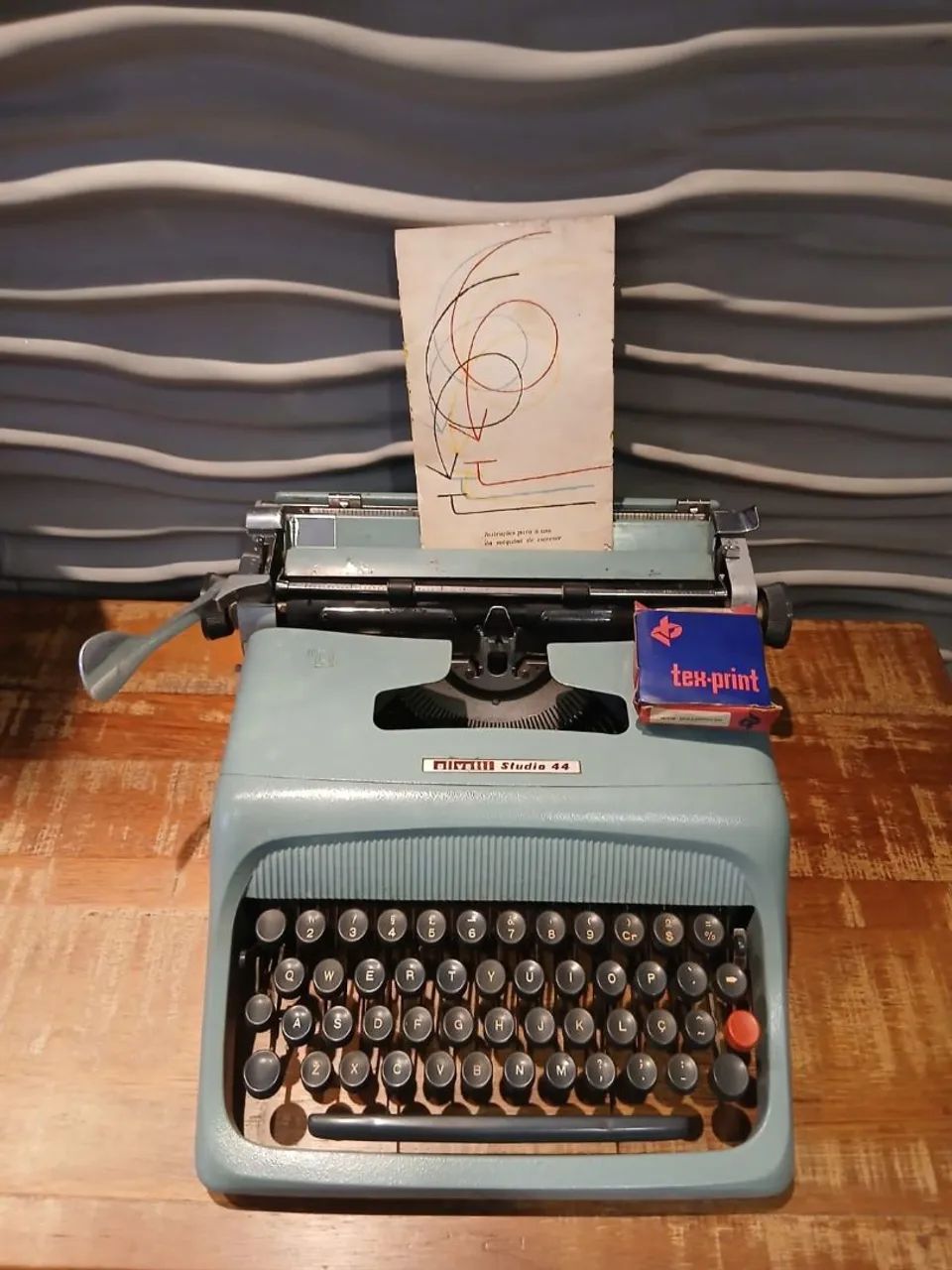 Máquina de escrever Olivetti Studio 44 - Foto 4