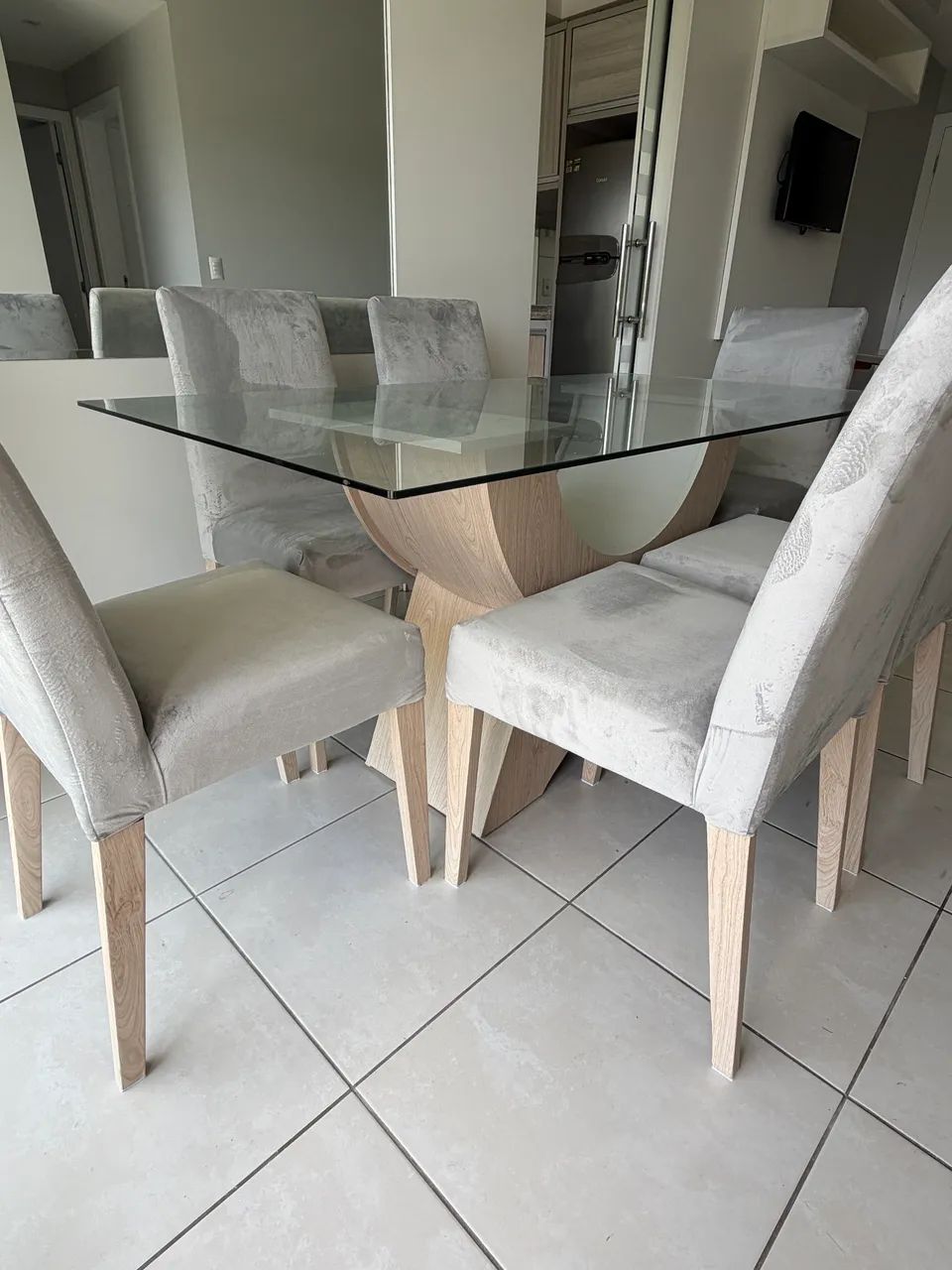 Mesa tampo de vidro com 6 cadeiras  - Foto 2