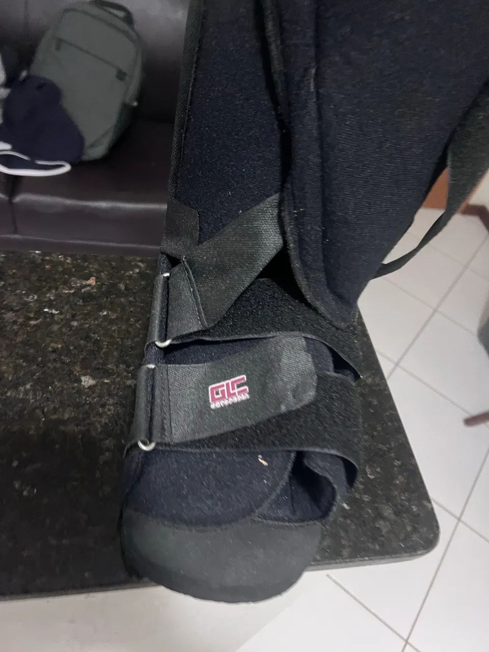 Bota ortopédica semi nova - a mais barata  - Foto 3