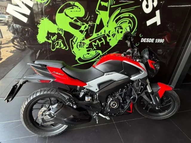 Bajaj Dominar D250 2026 - Foto 3