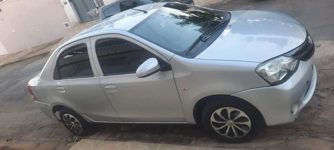 Toyota Etios ETIOS X Sedan 1.5 Flex 16V 4p Mec. 2015