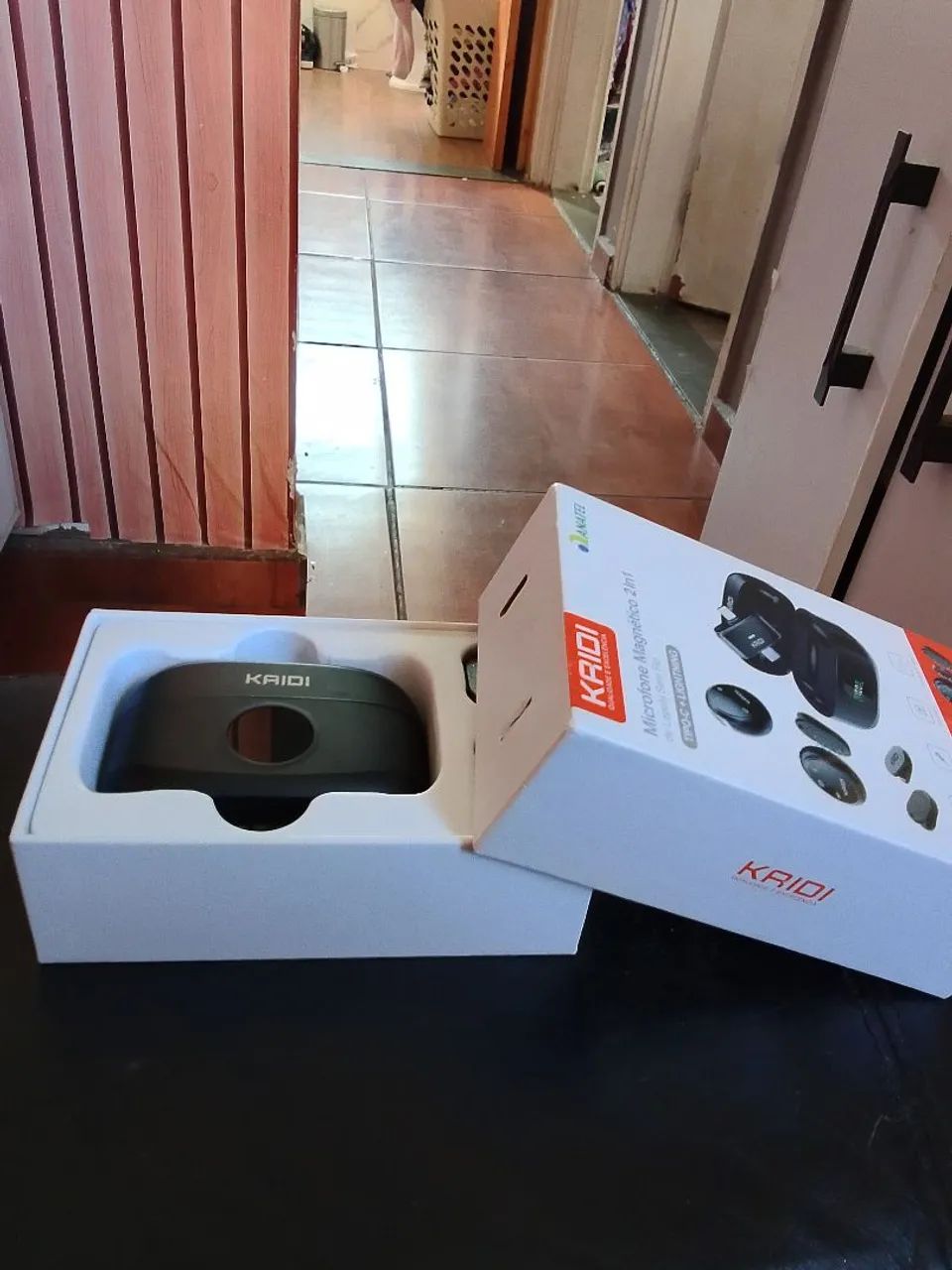 Vendo um microfone magnético 2ln1 de lapela sem fio  - Foto 3