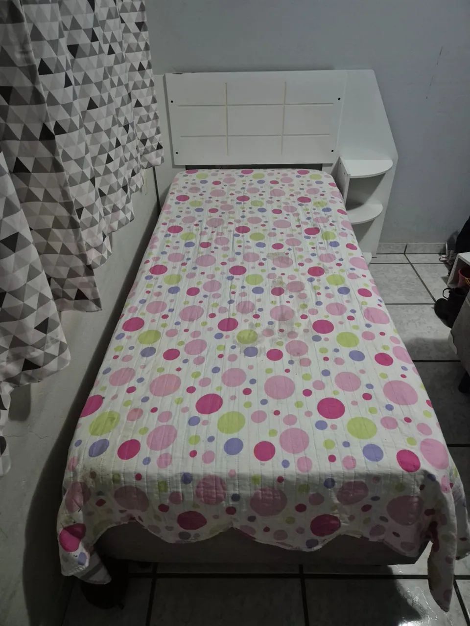 Vendo Guarda roupa, cama de solteiro e cabeceira - Foto 2