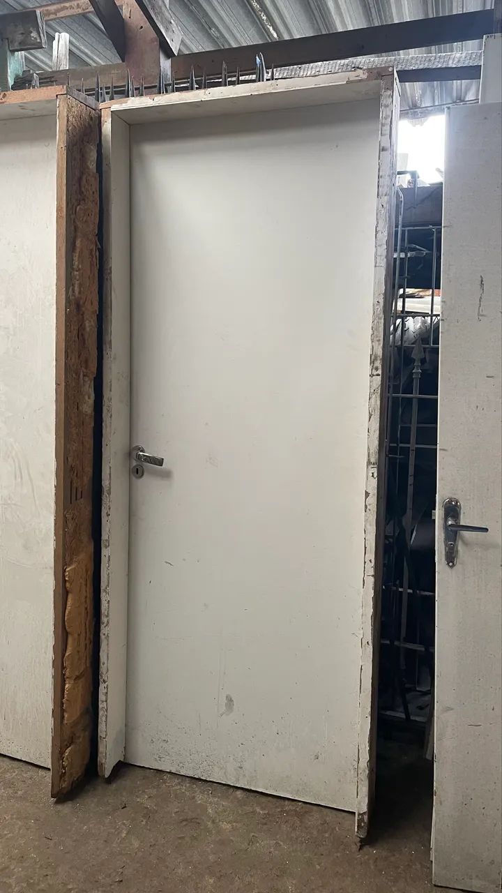 Portas Lisas Completas com Batente - Medidas Variadas  - Foto 5