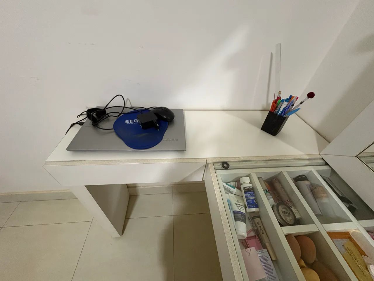 Dressing Table469173564458280962
