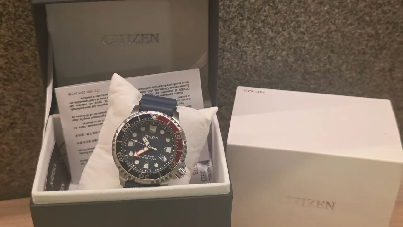 (^-^)ページ Citizen Promaster Eco-Drive Diver Pepsi 200m BN0168-06L Completo