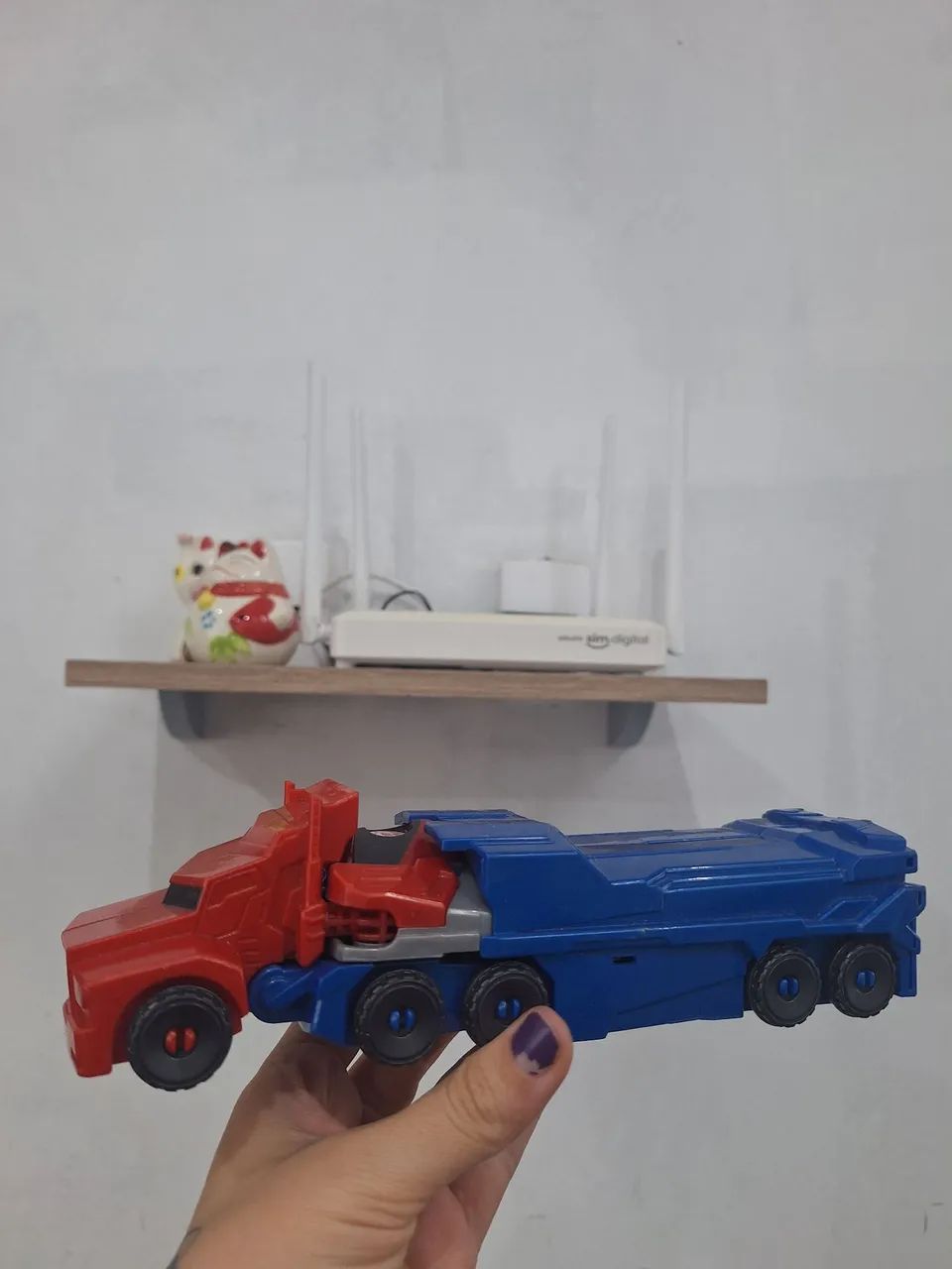 Boneco Robô e caminhão Transformers 2 em 1 - Foto 2
