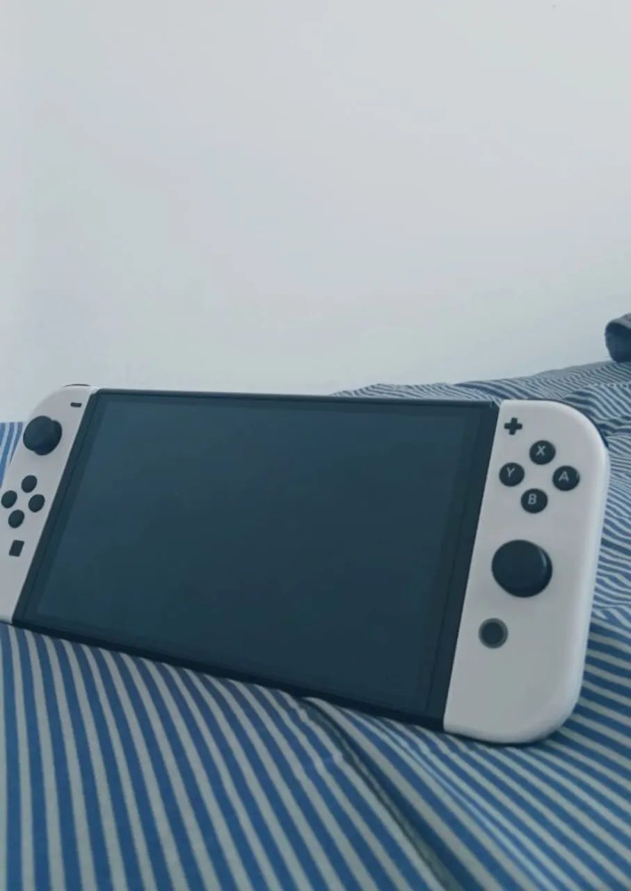Vendo Nintendo Switch Oled