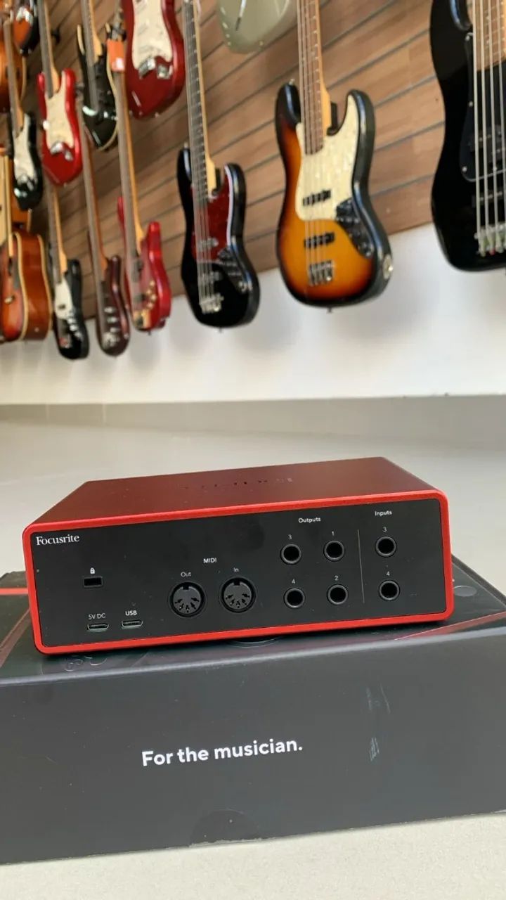 Interface de áudio Focusrite Scarlett 4i4 - Foto 2